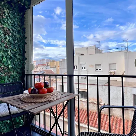 Cool, Modern And Snug 3br Peachy Malaga