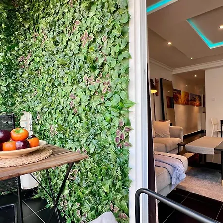 Appartamento Cool, Modern And Snug 3br Peachy Málaga