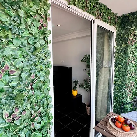Cool, Modern And Snug 3br Peachy Malaga
