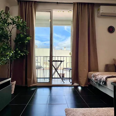 Appartamento Cool, Modern And Snug 3br Peachy
