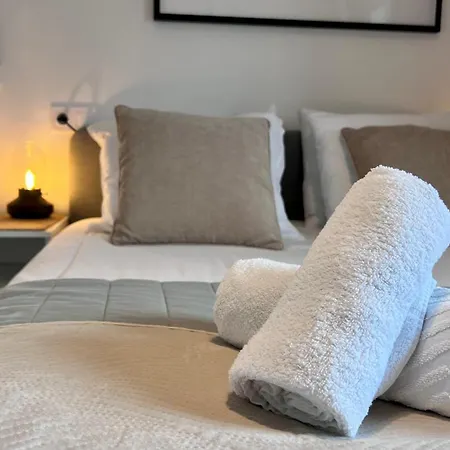 Cool, Modern And Snug 3br Peachy * Málaga