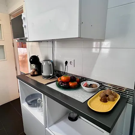 Cool, Modern And Snug 3br Peachy