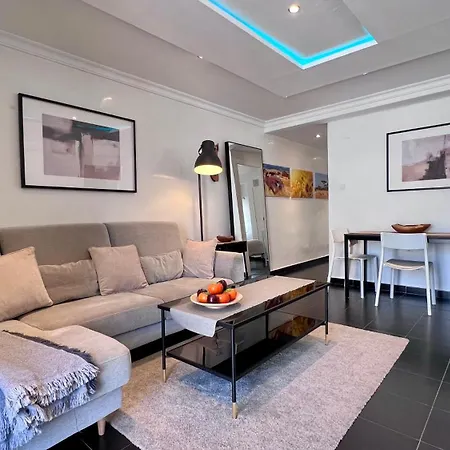 Cool, Modern And Snug 3br Peachy Apartamento